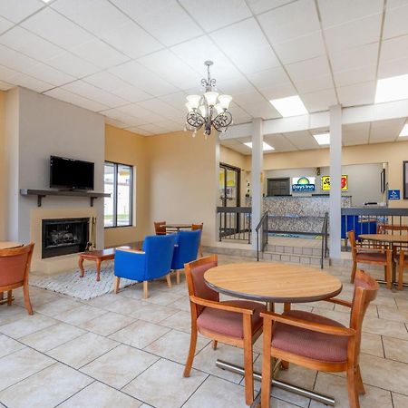 Days Inn By Wyndham Perrysburg Toledo Kültér fotó
